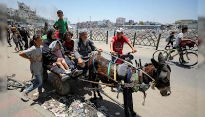 Israeli Troops Rush Into Gaza Neighbourhood, Order Palestinians To Go South