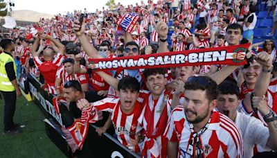 Esta es la alineación que jugó el último ascenso a Primera del Sporting