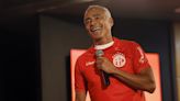 Romário anuncia que volverá a jugar este sábado