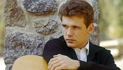 Without Duane Eddy, these five guitar classics wouldn’t exist