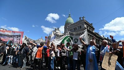 Argentina lawmakers fail to overturn Milei veto of university funding