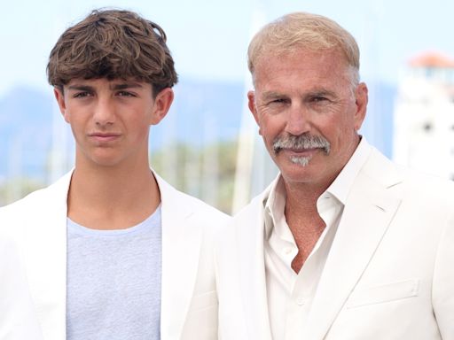 Kevin Costner presenta a su hijo Hayes en Cannes, con quien va a juego y protagoniza su última película