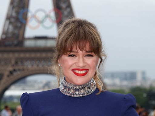 Kelly Clarkson Admits She Might Be "In Trouble" After Her Visit to Paris