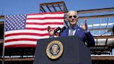 Biden condona deuda por préstamos estudiantiles a 78.000 trabajadores públicos