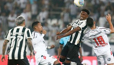 Vitória x Botafogo: onde assistir ao vivo e as escalações do jogo hoje (22/05) pela Copa do Brasil