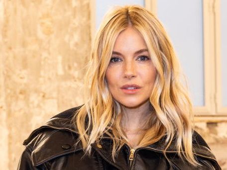 Behind Sienna Miller’s ‘boho blonde’ hair colour