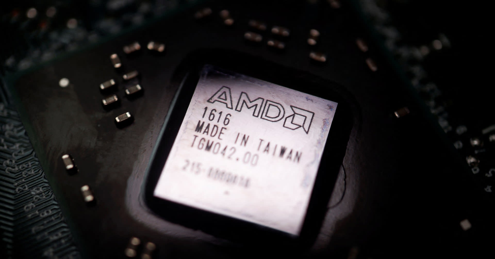 AMD launches new AI chips to take on leader Nvidia