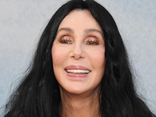 Cher annonce une autobiographie en deux parties