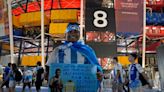 Hinchas asiáticos de Messi animan a Argentina en el Mundial