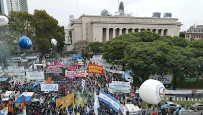 Qué gremios adhieren al paro general del 9 de mayo