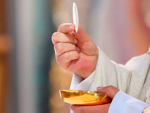 Priest Bites Woman After Refusing Her Communion at Mass: Reports