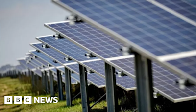 Mallard Pass: Government approves huge solar farm