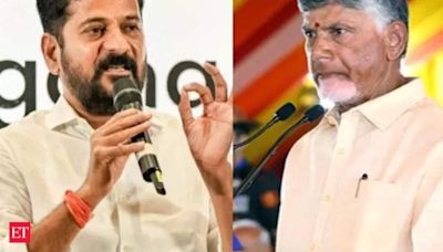 Chief Ministers of Andhra, Telangana meet in Hyderabad to resolve pending bifurcation issues - The Economic Times