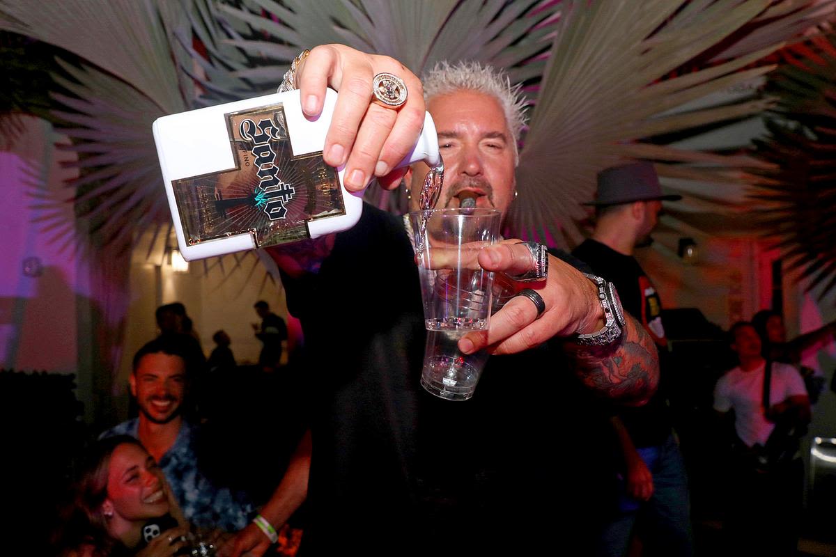 Guy Fieri crashes NJ wedding party