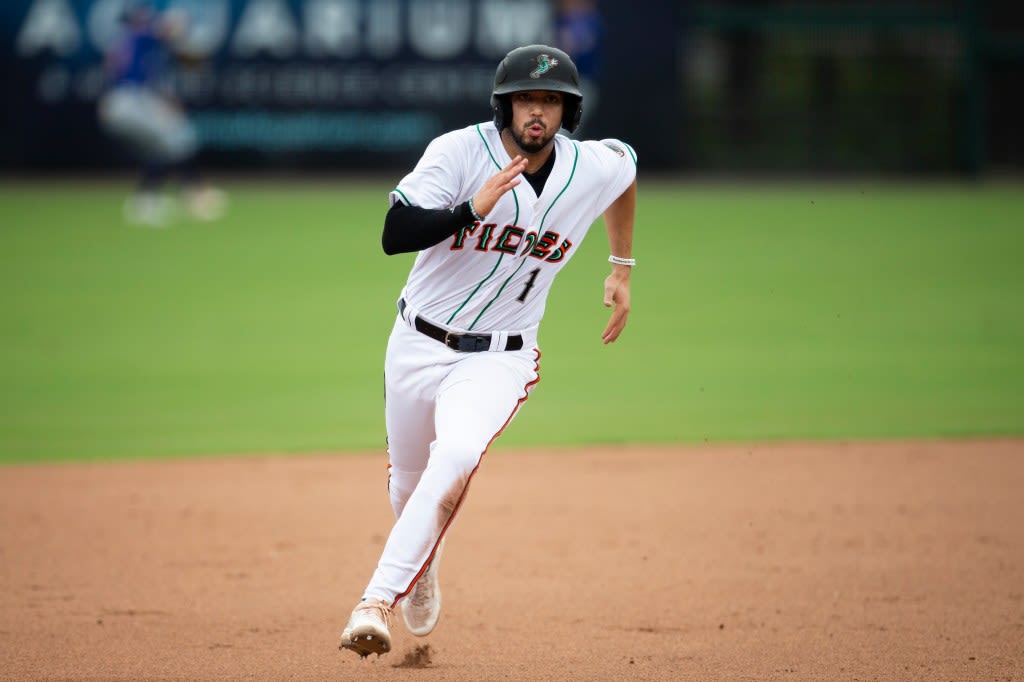 Signed Wednesday by Orioles, J.D. Davis draws eventual winning walk for Tides in doubleheader Game 1