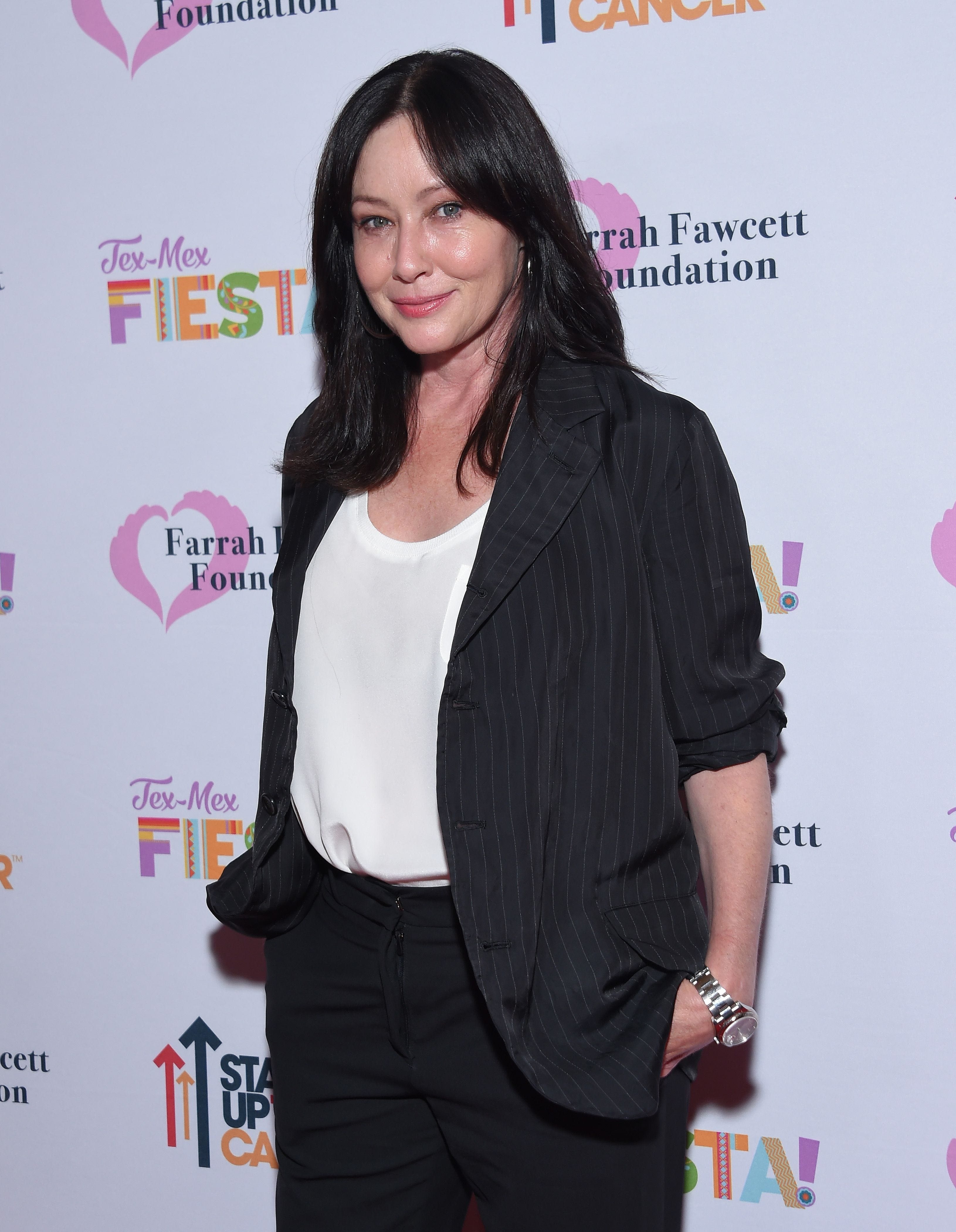 Shannen Doherty, 'Beverly Hills, 90210' star, dies at 53 after cancer battle