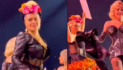 VIDEO: Salma Hayek conmueve con gesto de amor a fan durante concierto de Madonna