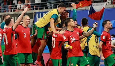 Portugal sufrió, pero se llevó una victoria clave ante República Checa | + Deportes