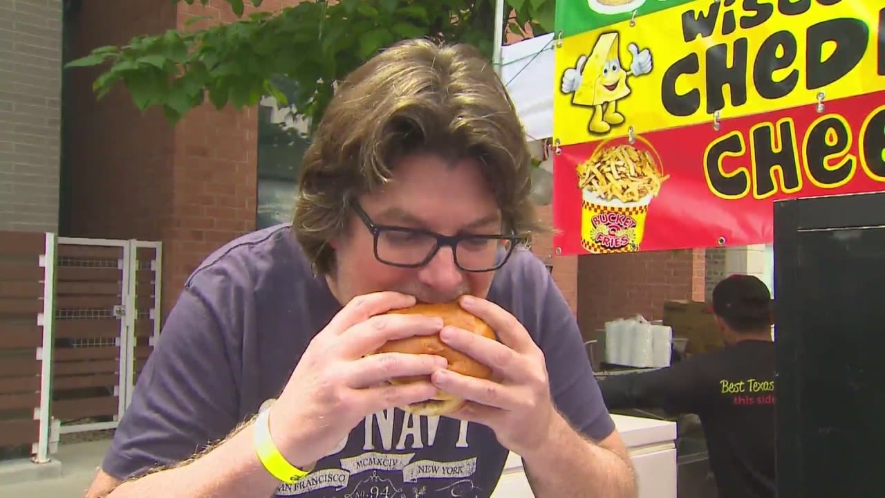 Roscoe Village Burger Festival wrapping up 17th annual event; Taste of River North also concludes Sunday