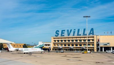 El aeropuerto de Sevilla recibirá 887 vuelos durante la Feria de Abril, un 57,8% más que en 2023