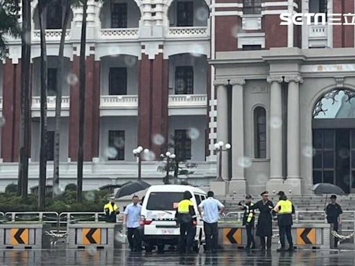 對憲警咆哮！他兩度開車衝撞總統府 車上搜出刀槍遭判罰5千