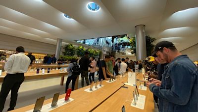 看好 iPhone 16 換機潮，知名分析師對蘋果翻多：買點浮現