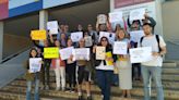 Nueva protesta en Dénia contra los recortes en su Escuela Oficial de Idiomas: "No está justificado suprimir cursos"