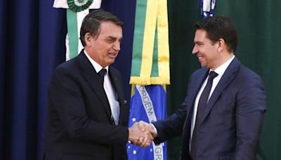 Rachadinhas: Ramagem gravou reunião com Bolsonaro para blindar Flávio Bolsonaro, indica PF