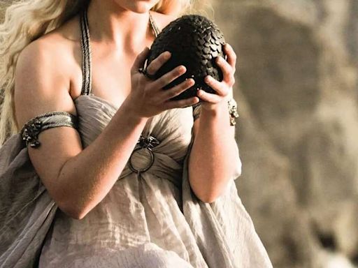 Diretora de 'A Casa do Dragão' confirma referência a Daenerys Targaryen em cena com ovos