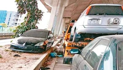 仁武區國道下方 停車場淪廢車場