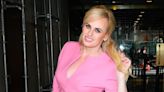 Rebel Wilson confessa que beijar mulher no set 'abriu seu coração'