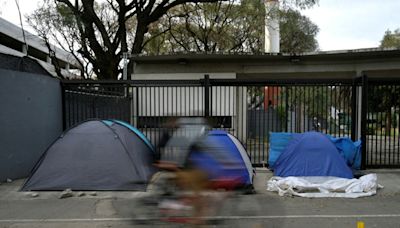 Don't camp out, Amsterdam tells Swifties