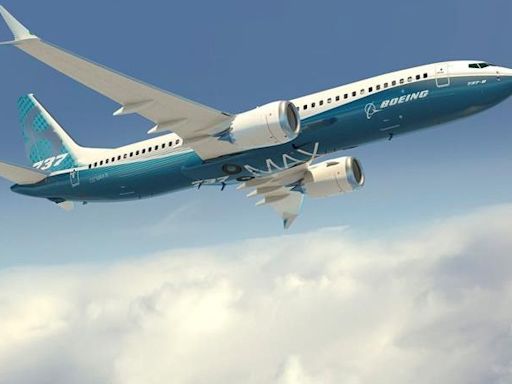 Otra vez el Boeing 737: aterrizaje de emergencia en Japón por anomalías en un ala