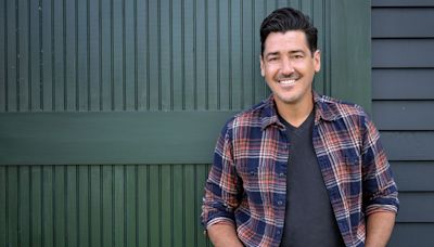 'Farmhouse Fixer' Star Jonathan Knight Details "Filming Nightmare" After Fans Bombard Him With Questions