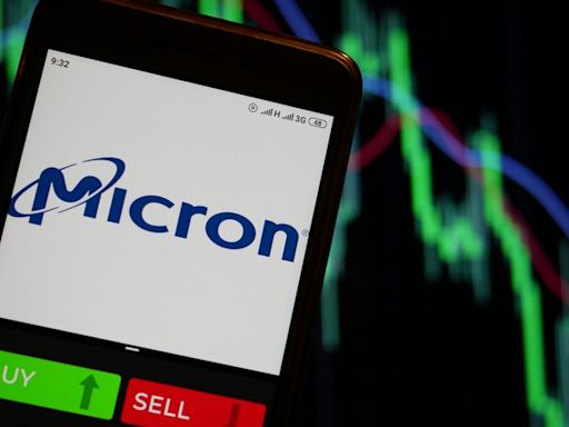 How To Earn $500 A Month From Micron Stock Ahead Of Q3 Earnings Report