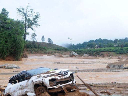 Landslides after heavy rain in India's Kerala kill 106, many still trapped