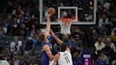 De'Aaron Fox scores 29 points and the Kings snap a 15-game skid against the Bucks with a 129-94 win