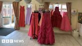 West Sussex: Volunteers give away 100 free school prom dresses