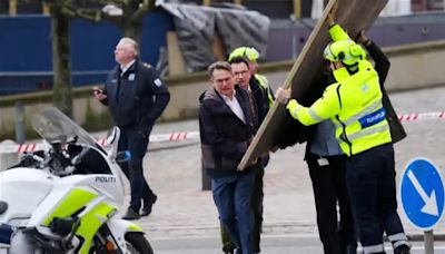 La antigua bolsa de Copenhague envuelta en llamas por un incendio de origen desconocido