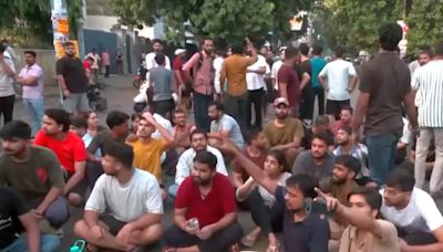 Delhi basement deaths spark students' protest