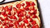 21 Sweet and Tangy Strawberry Cake Recipes