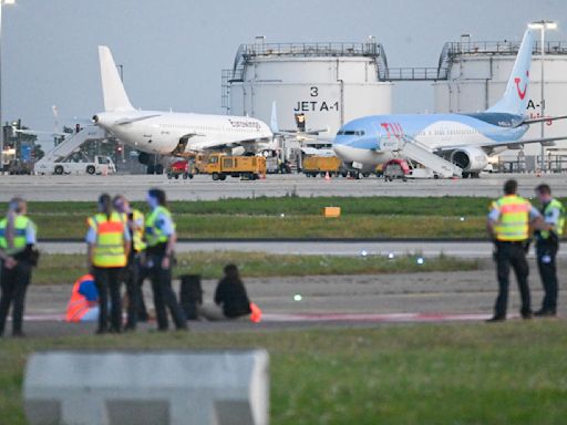 Activistas climáticos protestan en varios aeropuertos de Alemania