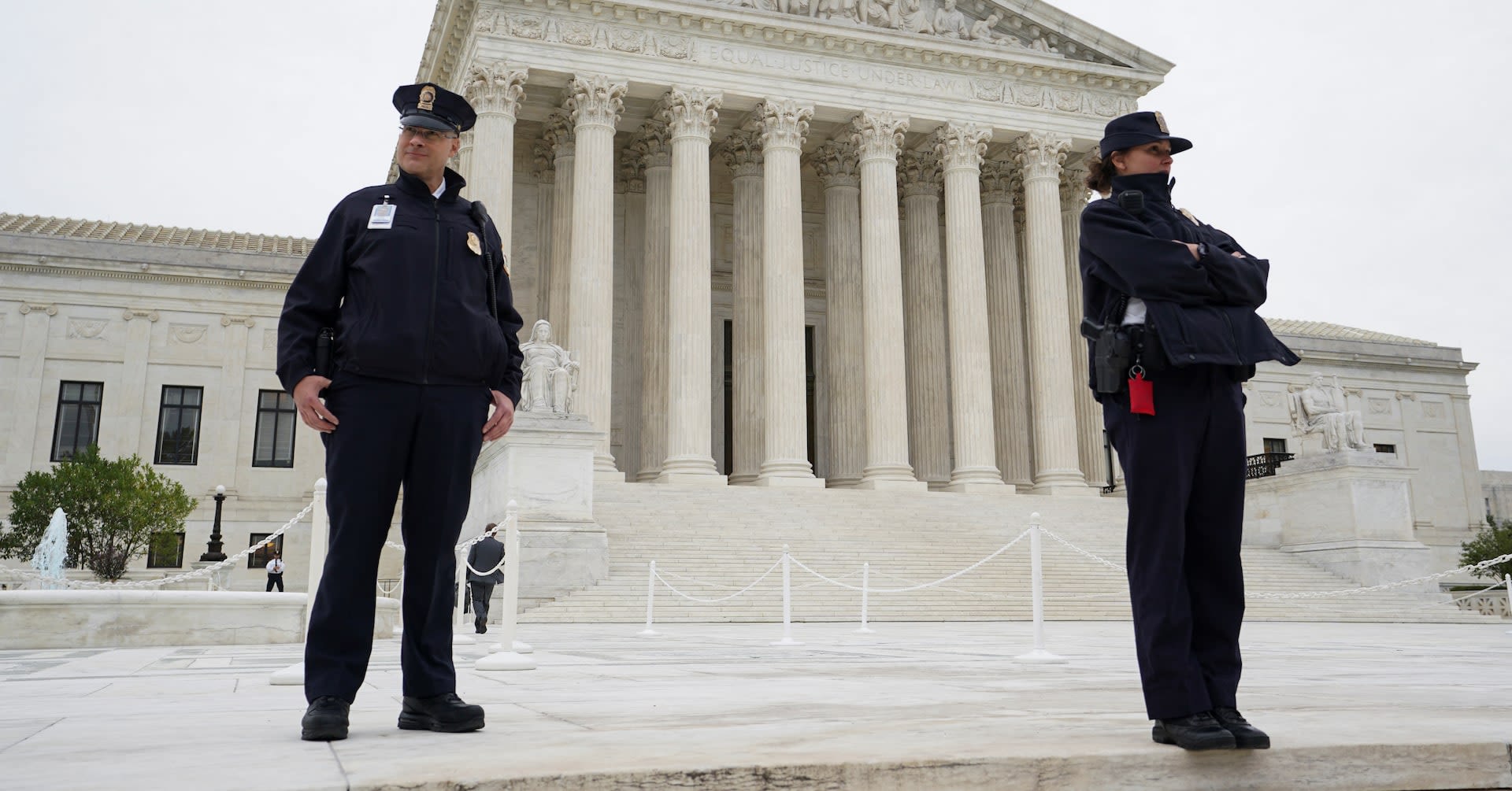 Alaska man arrested for threatening 6 US Supreme Court justices