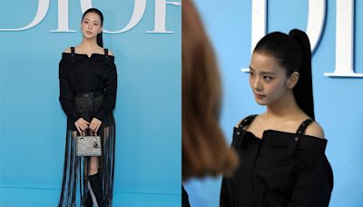 PFW：果然是小公主！Dior 還未發佈的 2025 春夏秀款，已經在 Jisoo 身上！