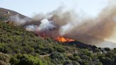 Nerve-racking video reveals trail runner becoming trapped by fire on Table Mountain