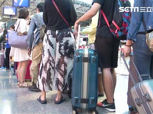 暑假機場被擠爆 他好奇「從沒出過台灣的人多嗎？」真實民意曝光了