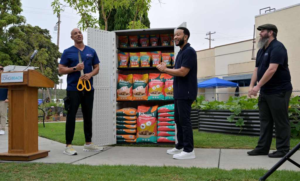 Long Beach opens pet food pantry for homeless people with singer John Legend, Project Street Vet