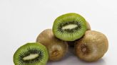 Doctor says you've been eating kiwi wrong and 'correct' way provides '50% more fibre'