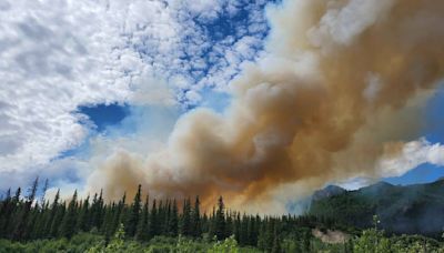 Crews fight rapidly growing wildfire near Denali National Park entrance