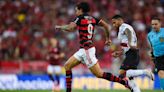 Flamengo vence lanterna e assume liderança do Brasileirão